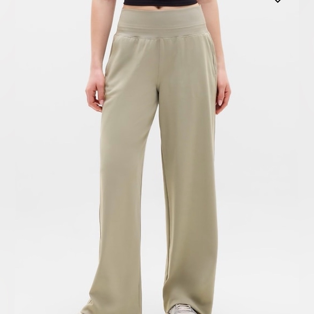 Women's Athleta Venice tan wide-Leg Pants